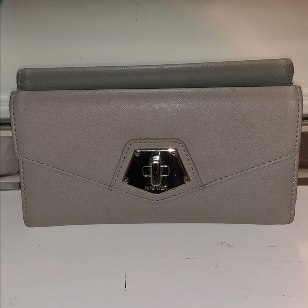 Nine West wallet
